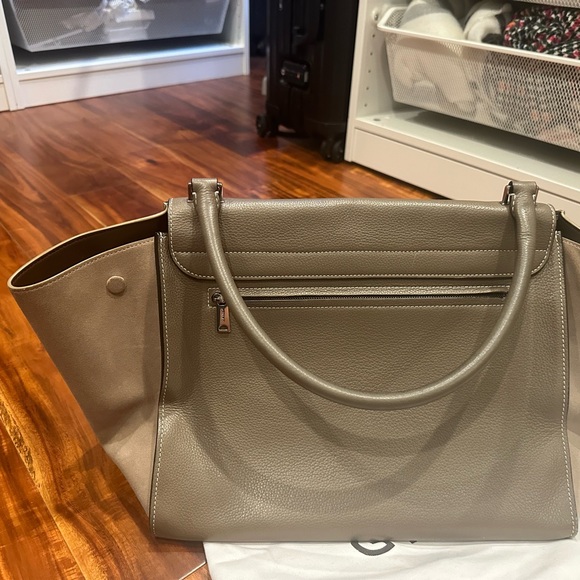 AUTHENTIC CELINE TAUPE GRAY TRAPEZE BAG TOTE Drummed Calfskin Suede Medium - Picture 13 of 14